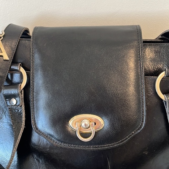 Vintage Etienne Aigner black leather purse - Picture 3 of 15